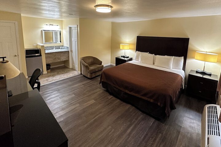 Room 5 of 14