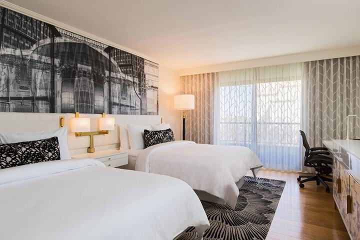 Avenue of the Arts Costa Mesa a Tribute Portfolio Hotel