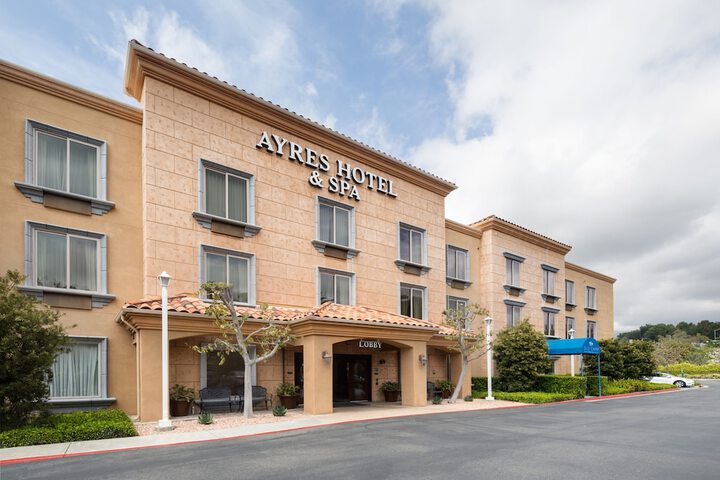 Ayres Hotel & Spa Mission Viejo – Lake Forest