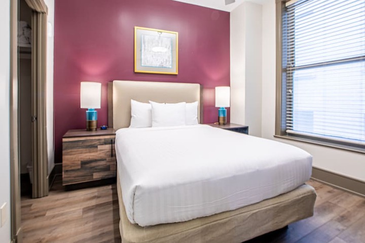 Room 34 of 40