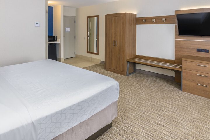 Room 14 of 50
