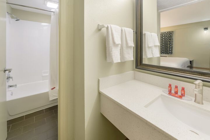Room 19 of 28