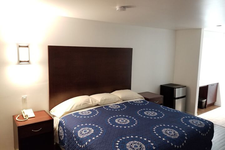 Room 9 of 29