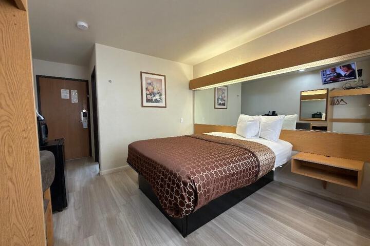 Americas Best Value Inn & Suites Ada