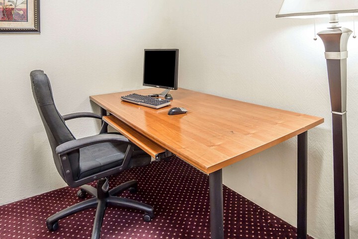Business Center 37 of 38