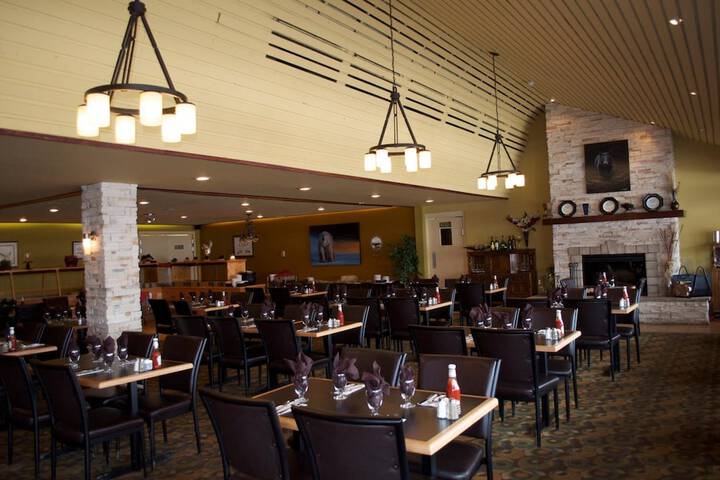 Dining 22 of 31