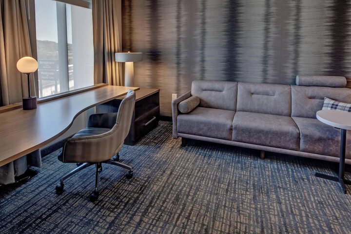 Room 33 of 53
