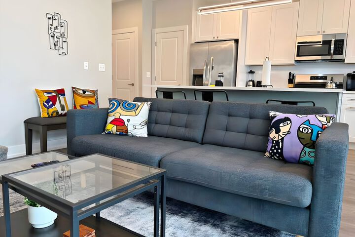 4BR Townhouse with Parking - WV rep 3