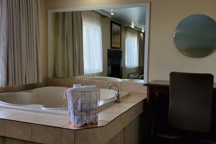Room 21 of 76