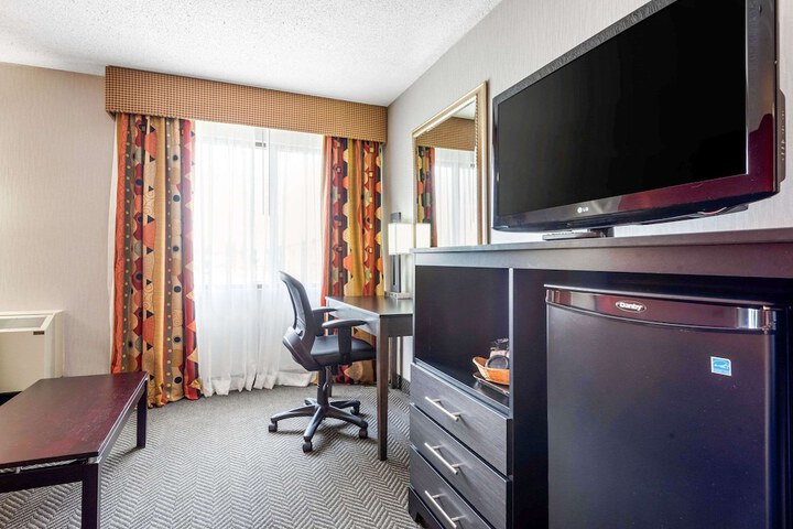Room 28 of 42