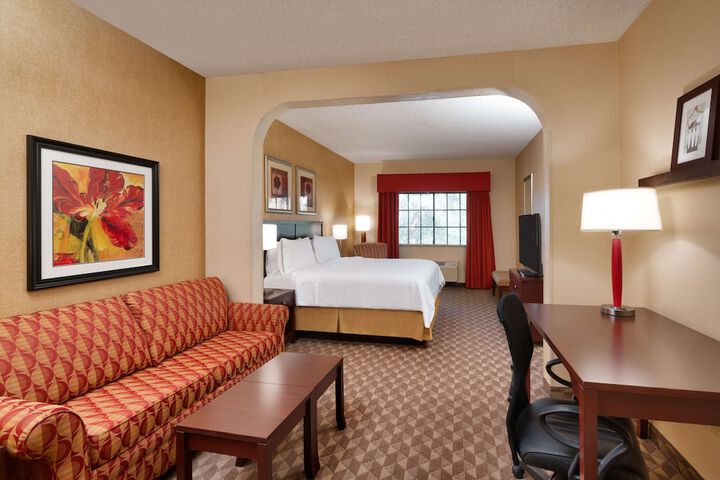 Room 25 of 37