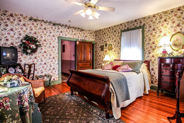 Room 16 of 40