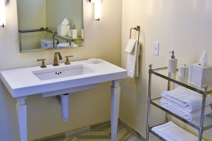 Room 16 of 23
