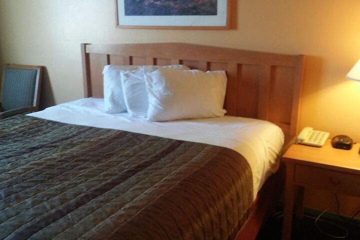 Room 14 of 18