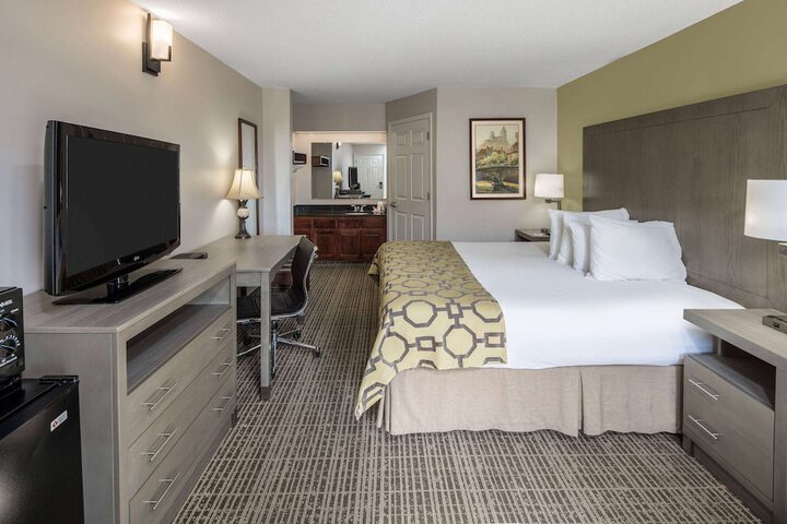 Room 14 of 18