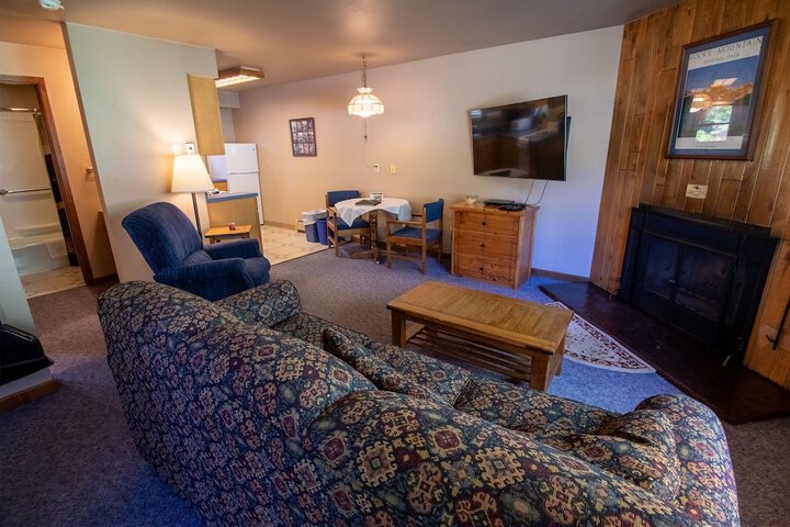 Room 180 of 261