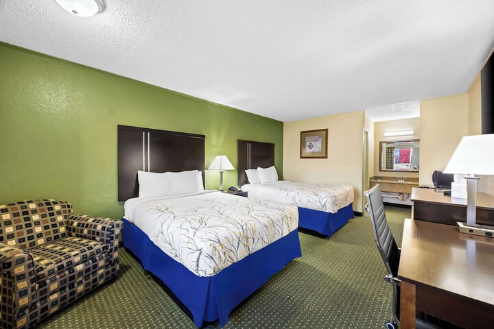 Room 22 of 34
