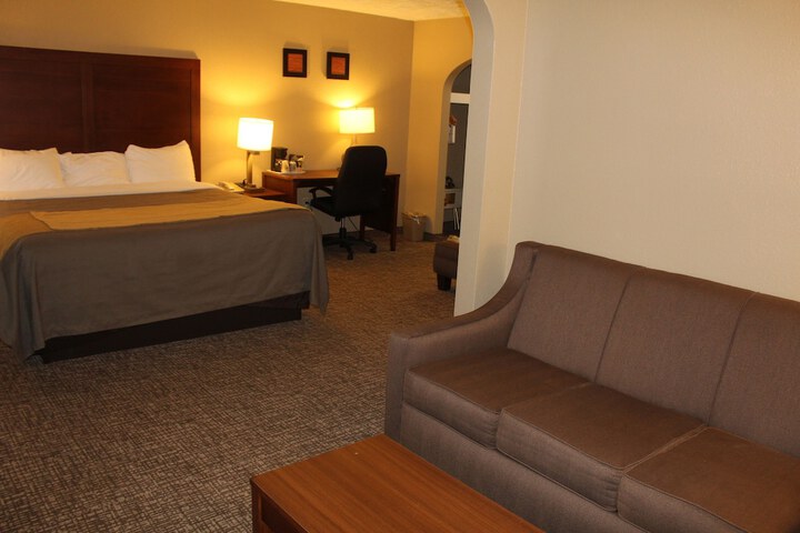 Room 21 of 40