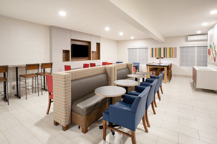 Holiday Inn Express & Suites Lincoln City by IHG
