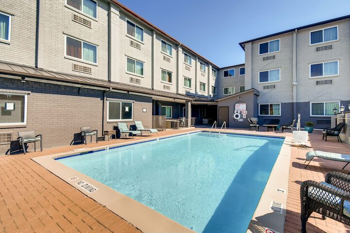 Pool 9 of 65