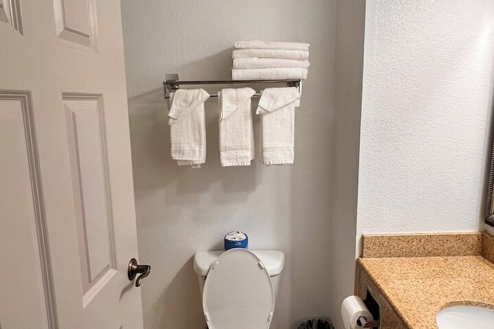 Room 30 of 33