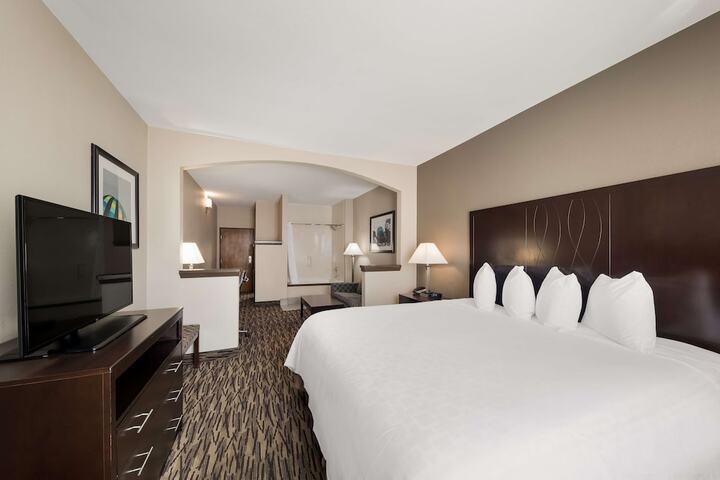 Room 44 of 73
