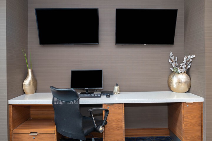 Business Center 53 of 53