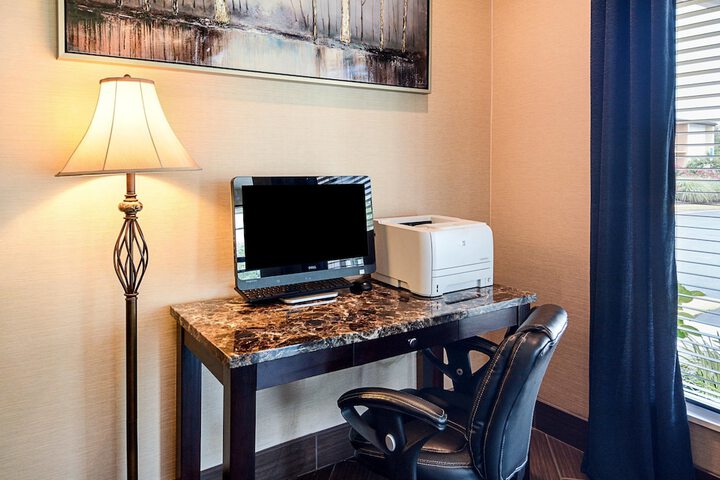 Business Center 25 of 26