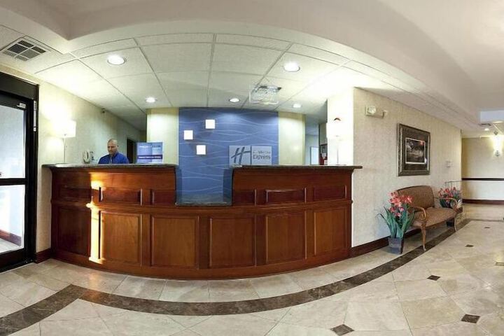 Hotel Interior 9 of 37