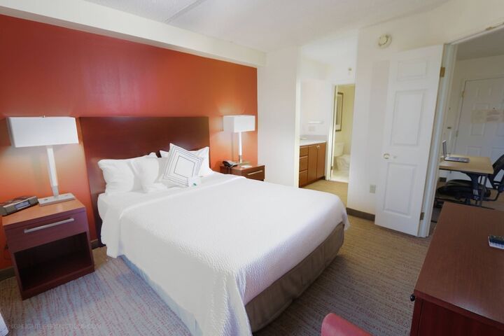 Room 32 of 45
