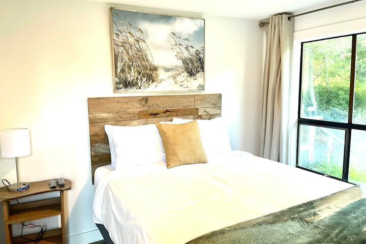 Room 42 of 144