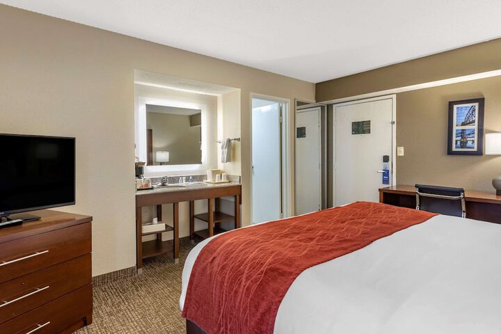 Room 32 of 51