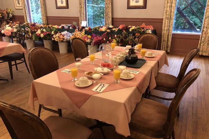 Breakfast/Coffee Service 114 of 135