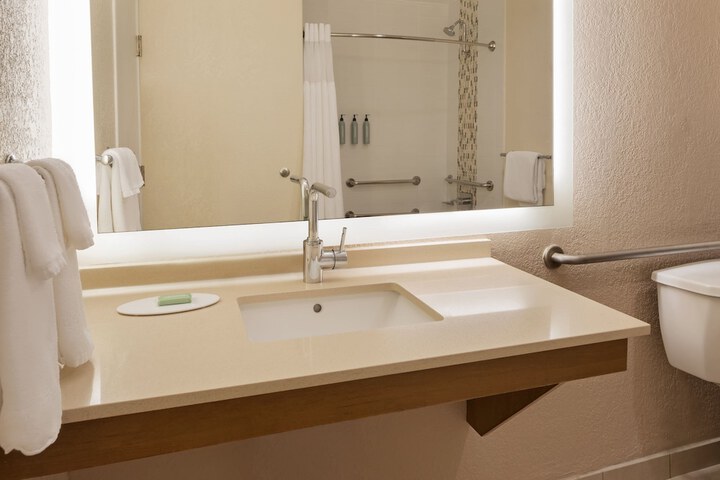 Courtyard by Marriott San Diego Del Mar / Solana Beach
