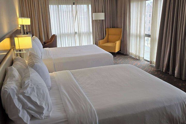 Room 4 of 17