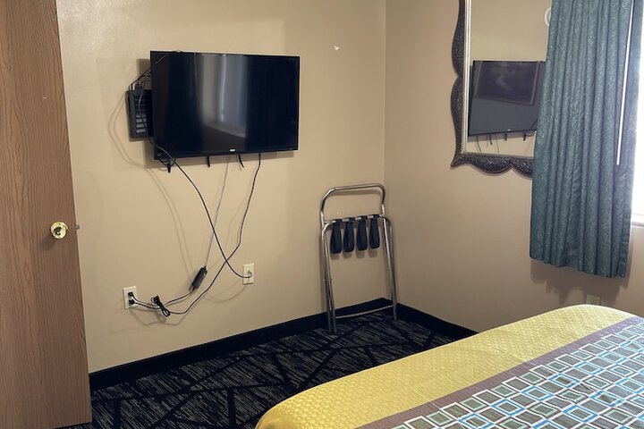 Riverton Inn & Suites
