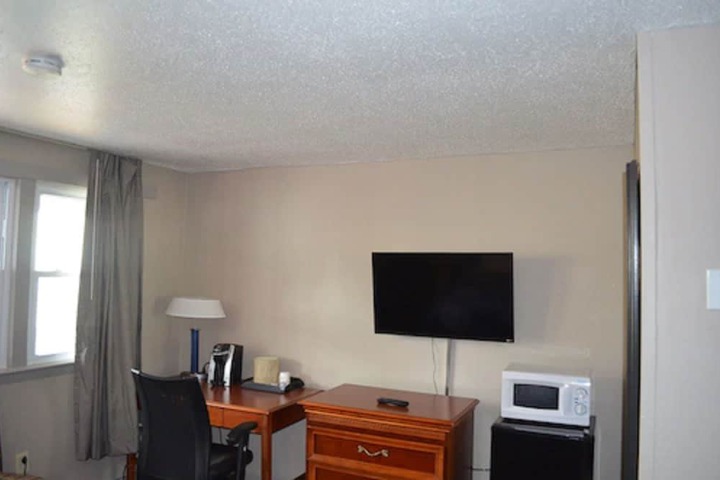 Room 8 of 15