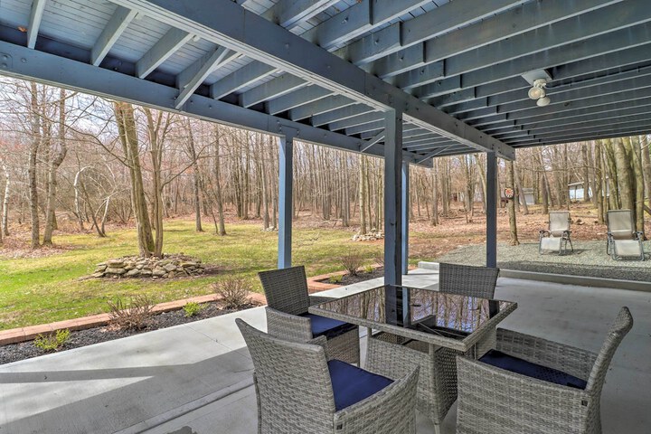6 Mi to Camelback Slopes! Home w / Game Room