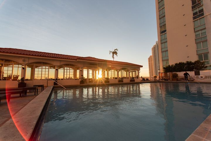 Hotel 4 of 143