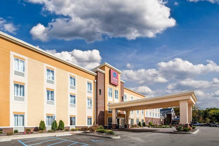 Comfort Suites Marietta - Parkersburg