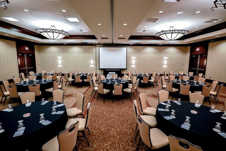 Crowne Plaza Providence-Warwick Airport by IHG