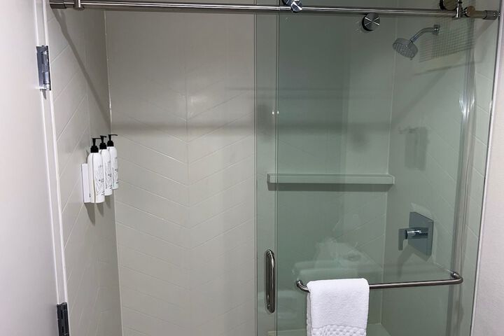 Room 9 of 17