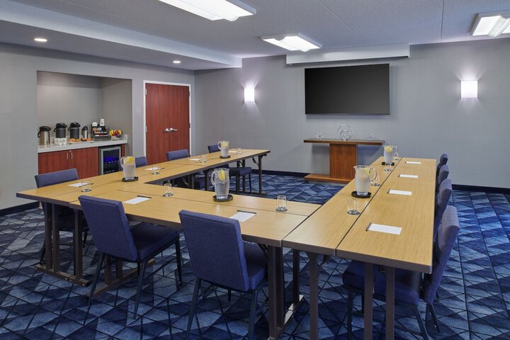 Courtyard by Marriott Detroit Livonia
