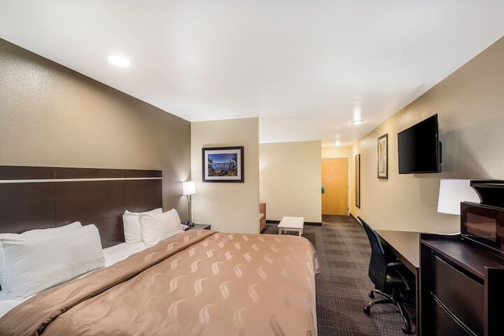 Room 26 of 40