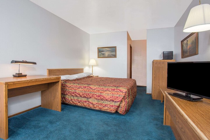 Room 12 of 27