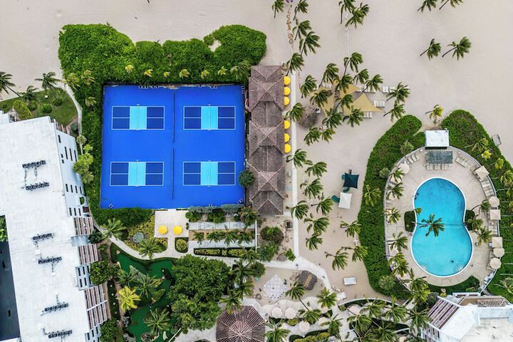 Lago Mar Beach Resort & Club