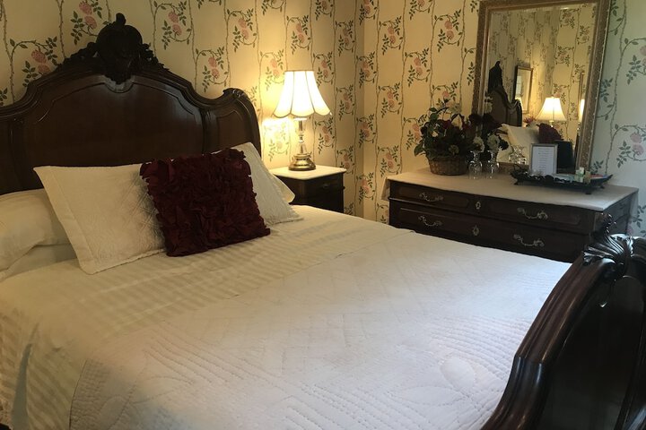 Room 51 of 83