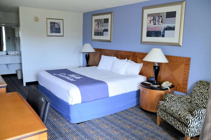 Room 41 of 75