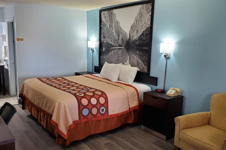 Room 18 of 40