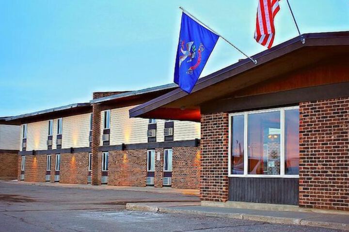 Sunlac Inn Devils Lake